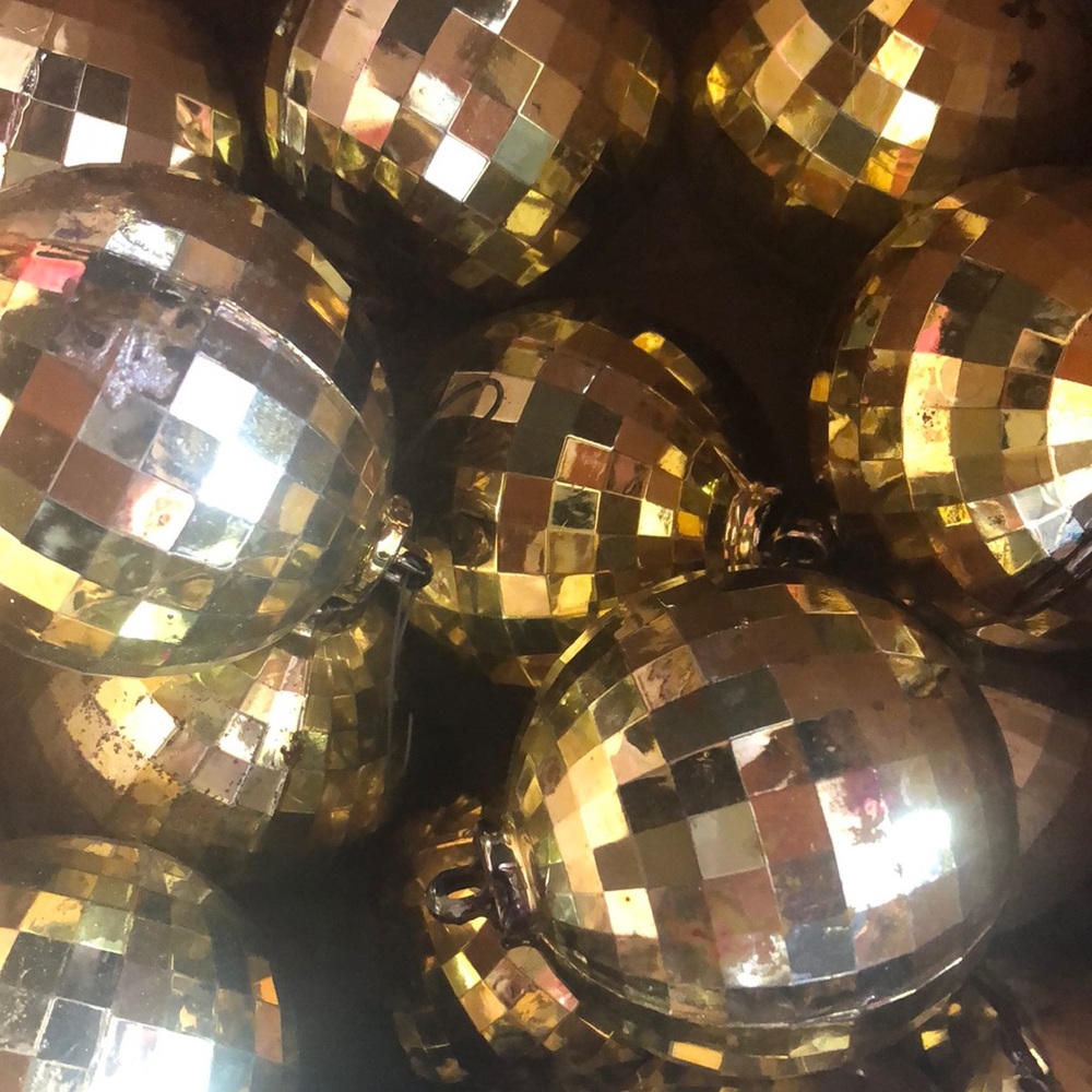 18 Vintage gold disco looking Christmas tree balls and gold tinsel